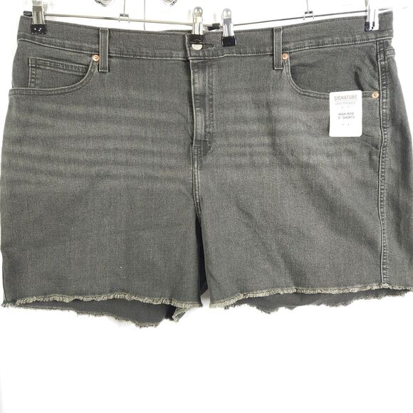 NWT Signature Levi Strauss Womens 26 Gray Heritage High-Rise Fray Hem Shorts - Picture 1 of 8